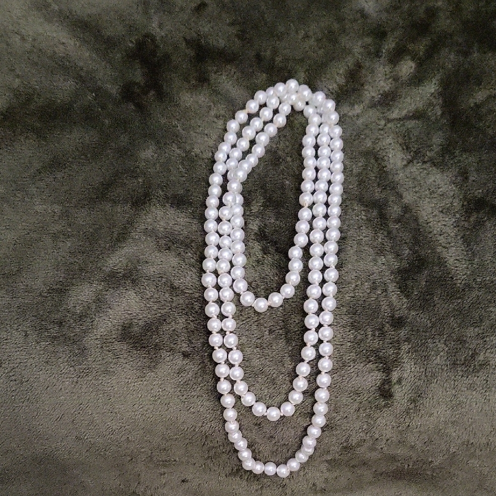 Paparazzi White Necklace Elegant Simplicity